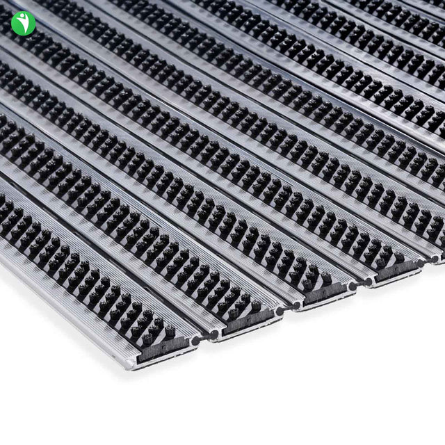 Eingangsmatte ALUFLOW mit Bürsten-Einsatz | Schwarz