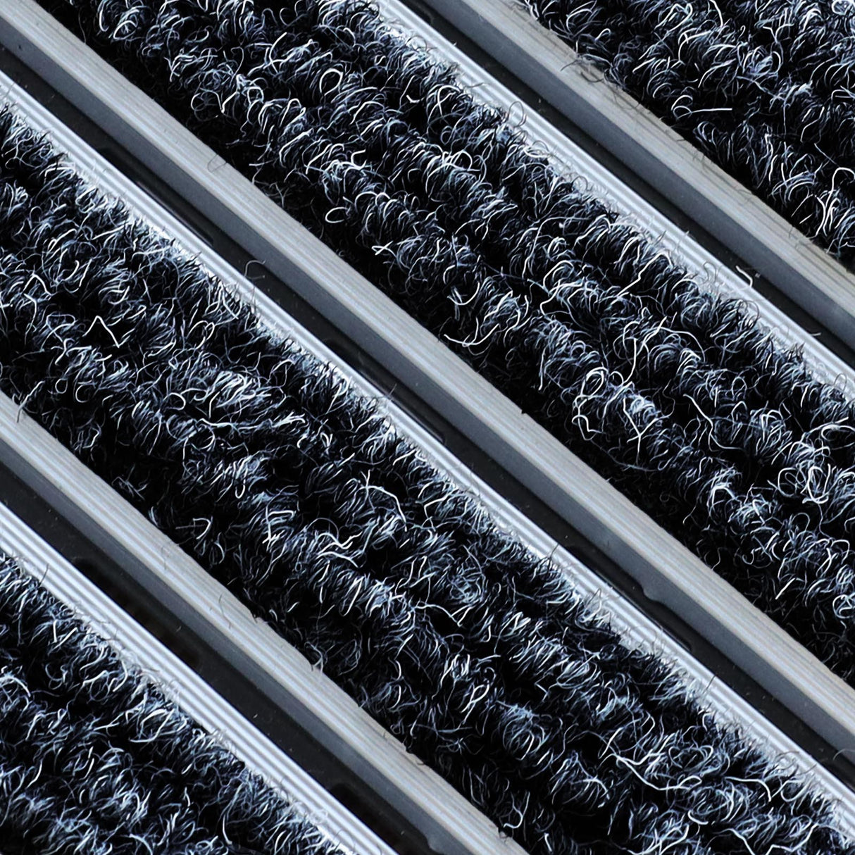 Eingangsmatte ALUFLOW mit Nadelfilz-Einsatz | Schwarz