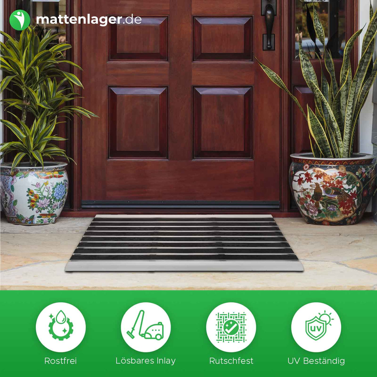 Schuhabstreifer außen in Anwendung vor Haustür - Mit Lamellen Einlage