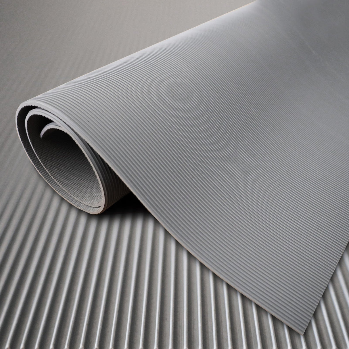 SBR Gummimatte - VOLTA - Isoliermatte - 4,5 mm Stärke Länge: 50cm x Breite: 120cm [ID:1788272522887]