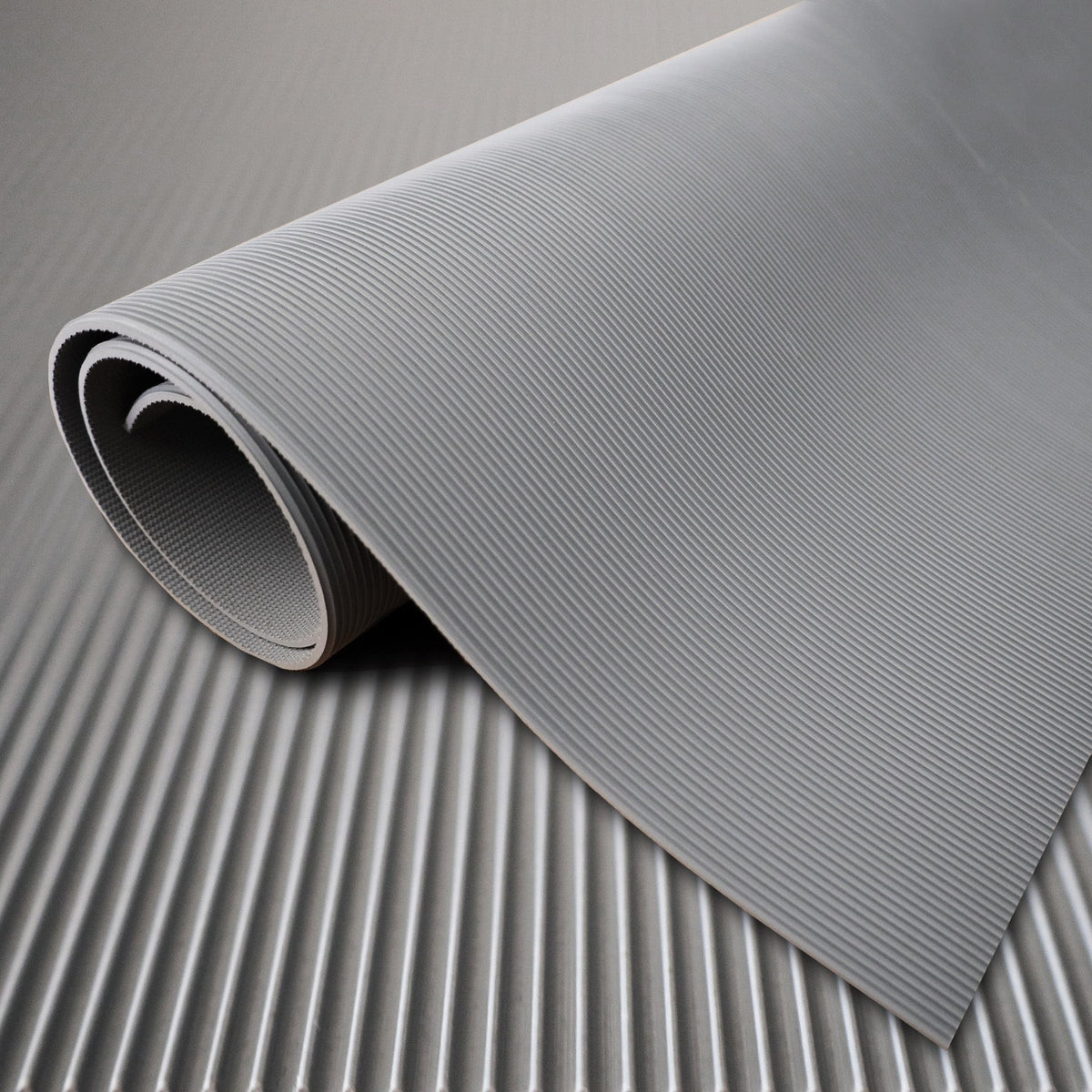 SBR Gummimatte - VOLTA - Isoliermatte - 4,5 mm Stärke Länge: 50cm x Breite: 100cm [ID:1790237723248]