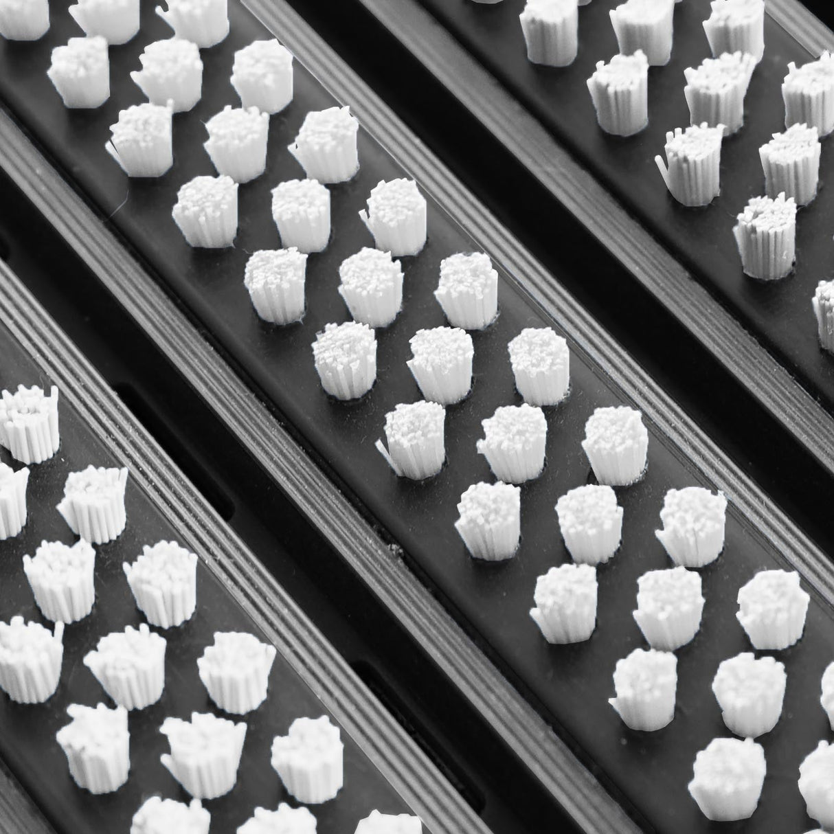 Eingangsmatte ALUFLOW mit Bürsten-Einsatz | Weiß