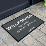 Fußmatte SVS-FANMATTE - Design "Willkommen bei Familie XY" - personalisierbar | Dunkelgrau/Weiß