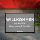 Fußmatte SVS-FANMATTE - Design "Willkommen bei Familie XY" - personalisierbar | Mittelgrau/Weiß