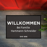 Fußmatte SVS-FANMATTE - Design "Willkommen bei Familie XY" - personalisierbar | Schiefer/Weiß